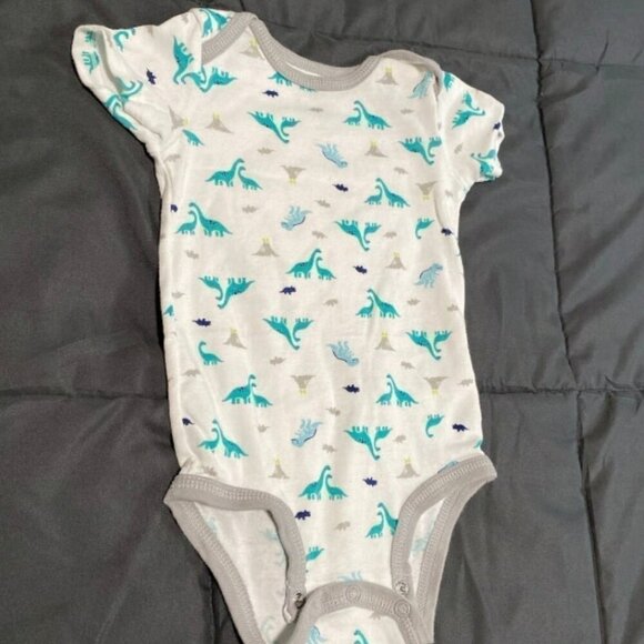 Bundle of Onesies - Picture 3 of 6